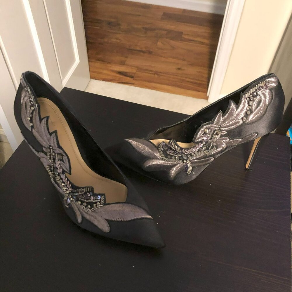 Vince Camuto Imagine satin heel US 8.5 Black with silver stitching and detailing